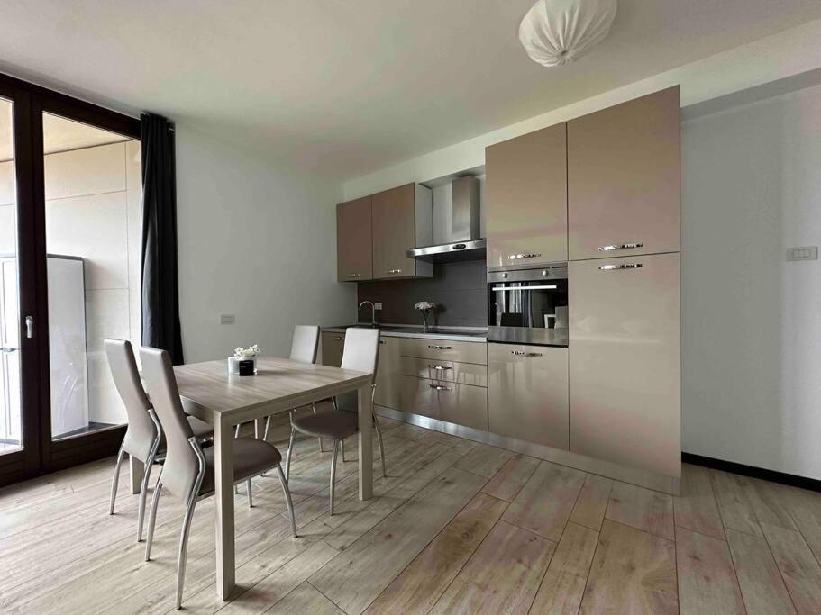 Appartamento Privato Garibaldi Milão Exterior foto